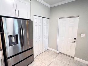 280 NE 35th St, Oakland Park FL 33334