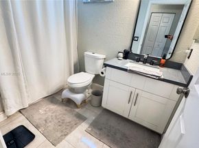 280 NE 35th St, Oakland Park FL 33334