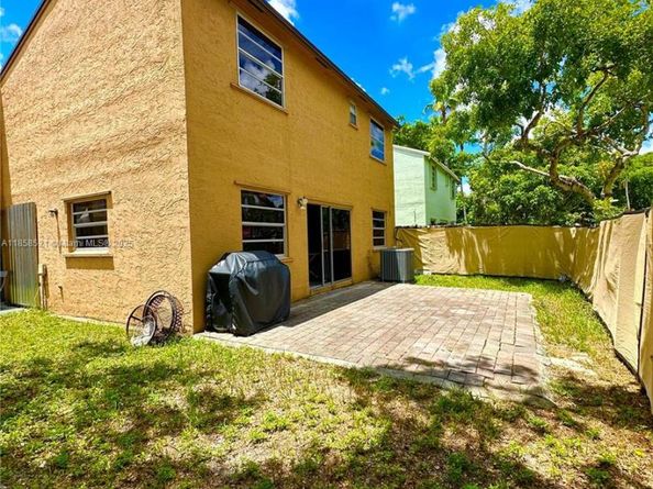 506 Danville Ter, Davie FL 33325