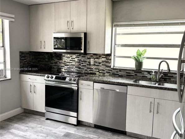 506 Danville Ter, Davie FL 33325