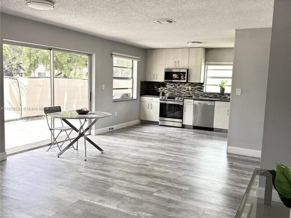 506 Danville Ter, Davie FL 33325
