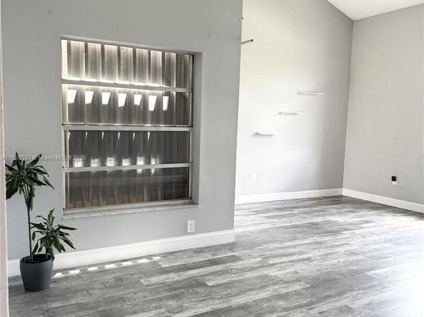 506 Danville Ter, Davie FL 33325