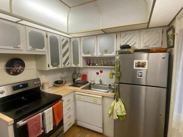 2929 Point East Dr A108, Aventura FL 33160