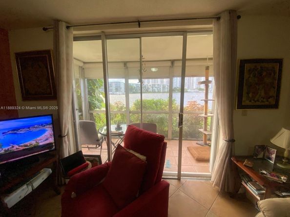 2929 Point East Dr A108, Aventura FL 33160