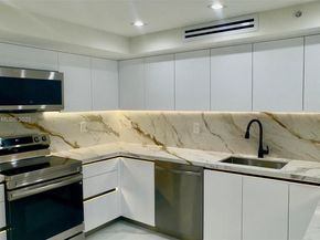 3500 Mystic Pointe Dr 1107, Aventura FL 33180