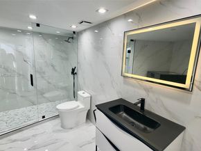 3500 Mystic Pointe Dr 1107, Aventura FL 33180