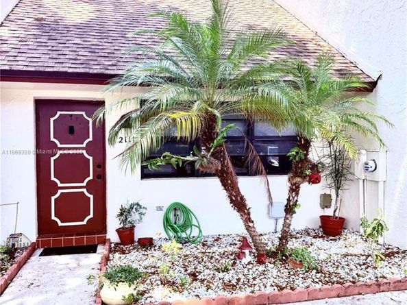 2111 NE 14th Ave, Hollywood FL 33020