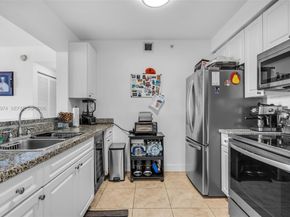 900 SW 8th St 1603, Miami FL 33130