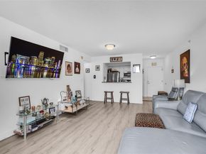 900 SW 8th St 1603, Miami FL 33130