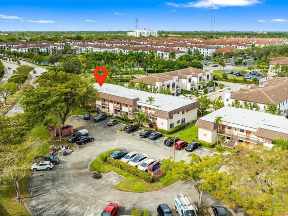 821 NE 207th Ln 1021, Miami FL 33179