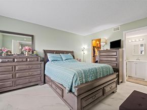 821 NE 207th Ln 1021, Miami FL 33179