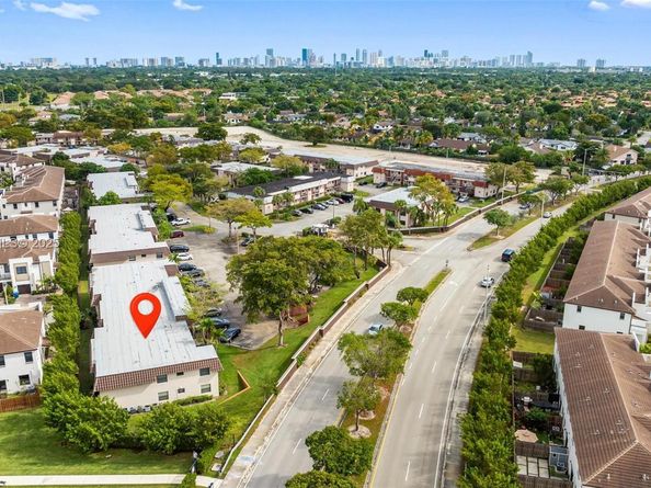 821 NE 207th Ln 1021, Miami FL 33179