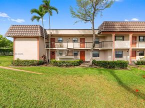 821 NE 207th Ln 1021, Miami FL 33179