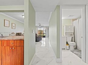 821 NE 207th Ln 1021, Miami FL 33179