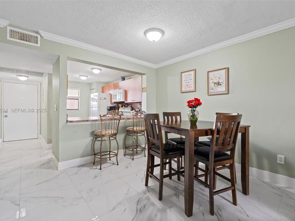 821 NE 207th Ln 1021, Miami FL 33179