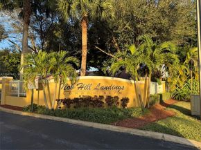 9907 Westwood Dr 212, Tamarac FL 33321