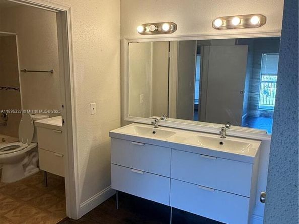 833 Riverside Dr 834, Coral Springs FL 33071