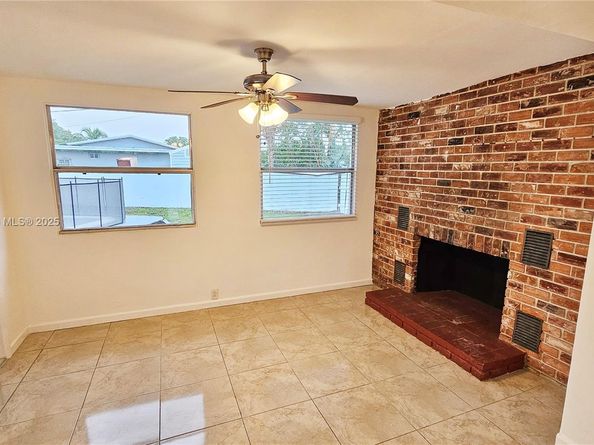 3801 NW 6th St, Lauderhill FL 33311