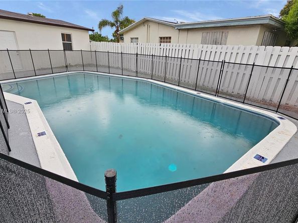 3801 NW 6th St, Lauderhill FL 33311