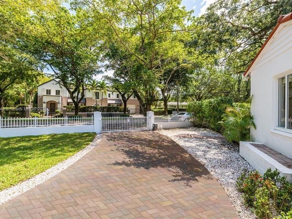 1820 Ferdinand St, Coral Gables FL 33134