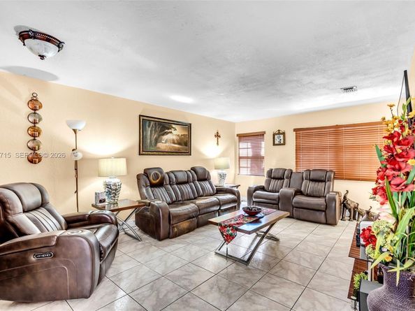 9085 Grand Canal Dr, Miami FL 33174