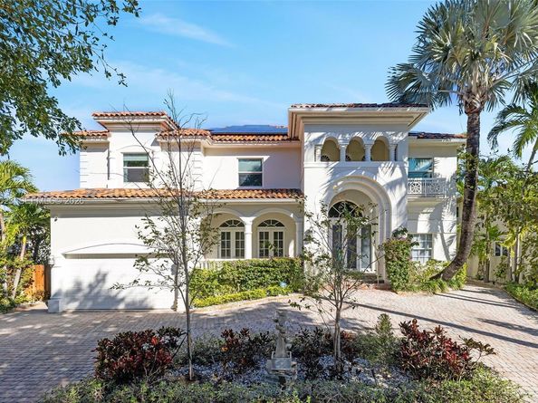 2125 Ixora Rd, North Miami FL 33181