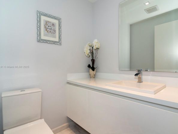 701 N Fort Lauderdale Blvd 501, Fort Lauderdale FL 33304