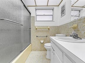 330 SE 2nd St 103G, Hallandale Beach FL 33009