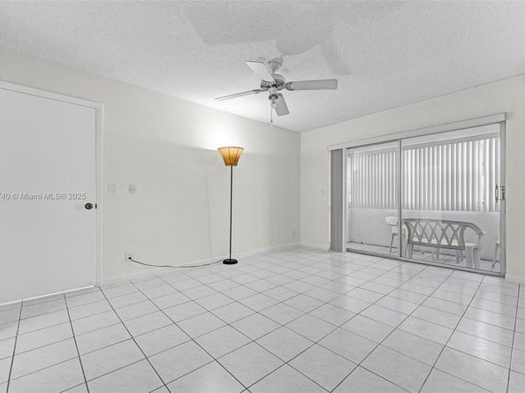 330 SE 2nd St 103G, Hallandale Beach FL 33009