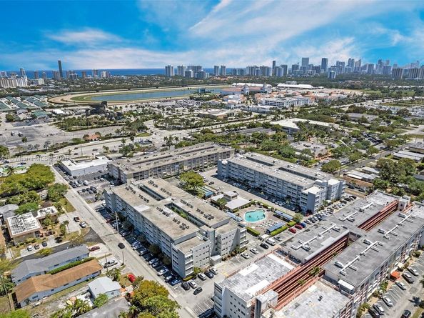 330 SE 2nd St 103G, Hallandale Beach FL 33009