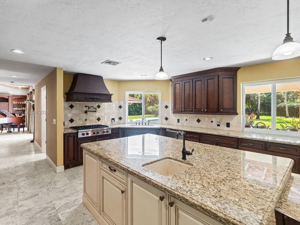 6500 SW 127th St, Pinecrest FL 33156