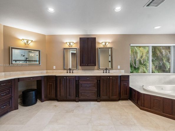 6500 SW 127th St, Pinecrest FL 33156