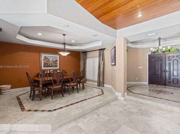 6500 SW 127th St, Pinecrest FL 33156