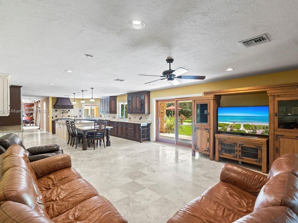 6500 SW 127th St, Pinecrest FL 33156