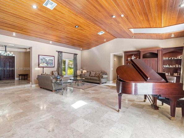 6500 SW 127th St, Pinecrest FL 33156