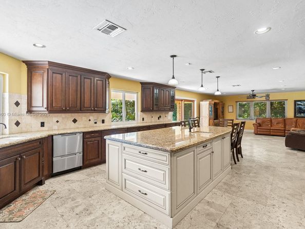 6500 SW 127th St, Pinecrest FL 33156