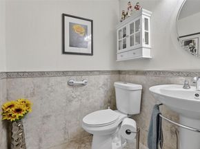 9080 Vineyard Lake Dr, Plantation FL 33324