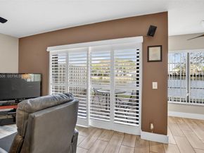 9080 Vineyard Lake Dr, Plantation FL 33324