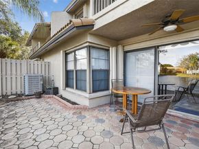 9080 Vineyard Lake Dr, Plantation FL 33324