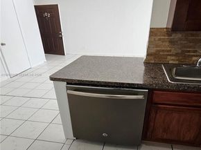 211 Lake Pointe Dr 102, Oakland Park FL 33309