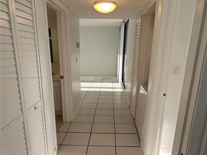 211 Lake Pointe Dr 102, Oakland Park FL 33309