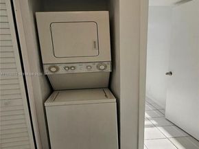 211 Lake Pointe Dr 102, Oakland Park FL 33309