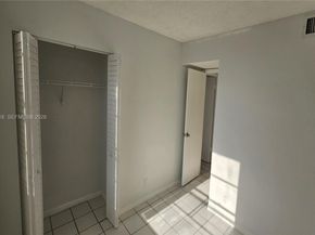 211 Lake Pointe Dr 102, Oakland Park FL 33309