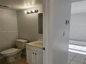 211 Lake Pointe Dr 102, Oakland Park FL 33309