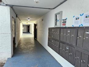 211 Lake Pointe Dr 102, Oakland Park FL 33309