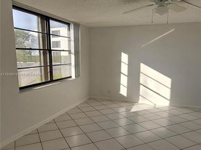 211 Lake Pointe Dr 102, Oakland Park FL 33309