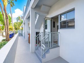 1600 Michigan Ave 2, Miami Beach FL 33139