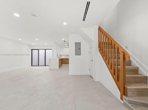 6885 NW 169th St 66D, Hialeah FL 33015