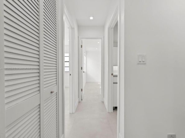 6885 NW 169th St 66D, Hialeah FL 33015