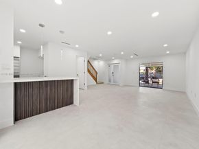 6885 NW 169th St 66D, Hialeah FL 33015